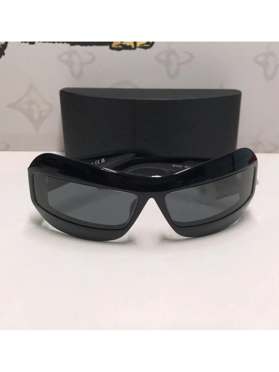 Stylish Black Sunglasses SPR30Y 1AB-5s0 main image 6